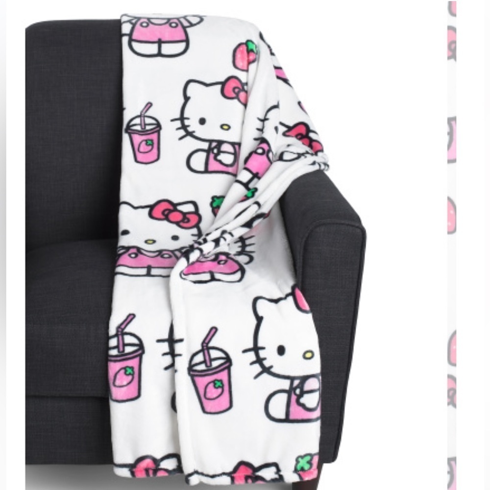 HTF Viral Hello Kitty Strawberry Milk Throw Blanket. NWT